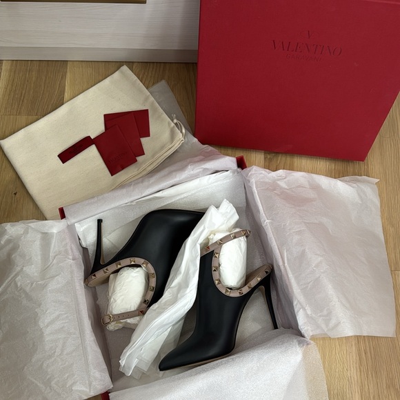 VALENTINO ROCKSTUD 100 LEATHER mules/booties IN BLACK size 37.5 - Picture 8 of 10